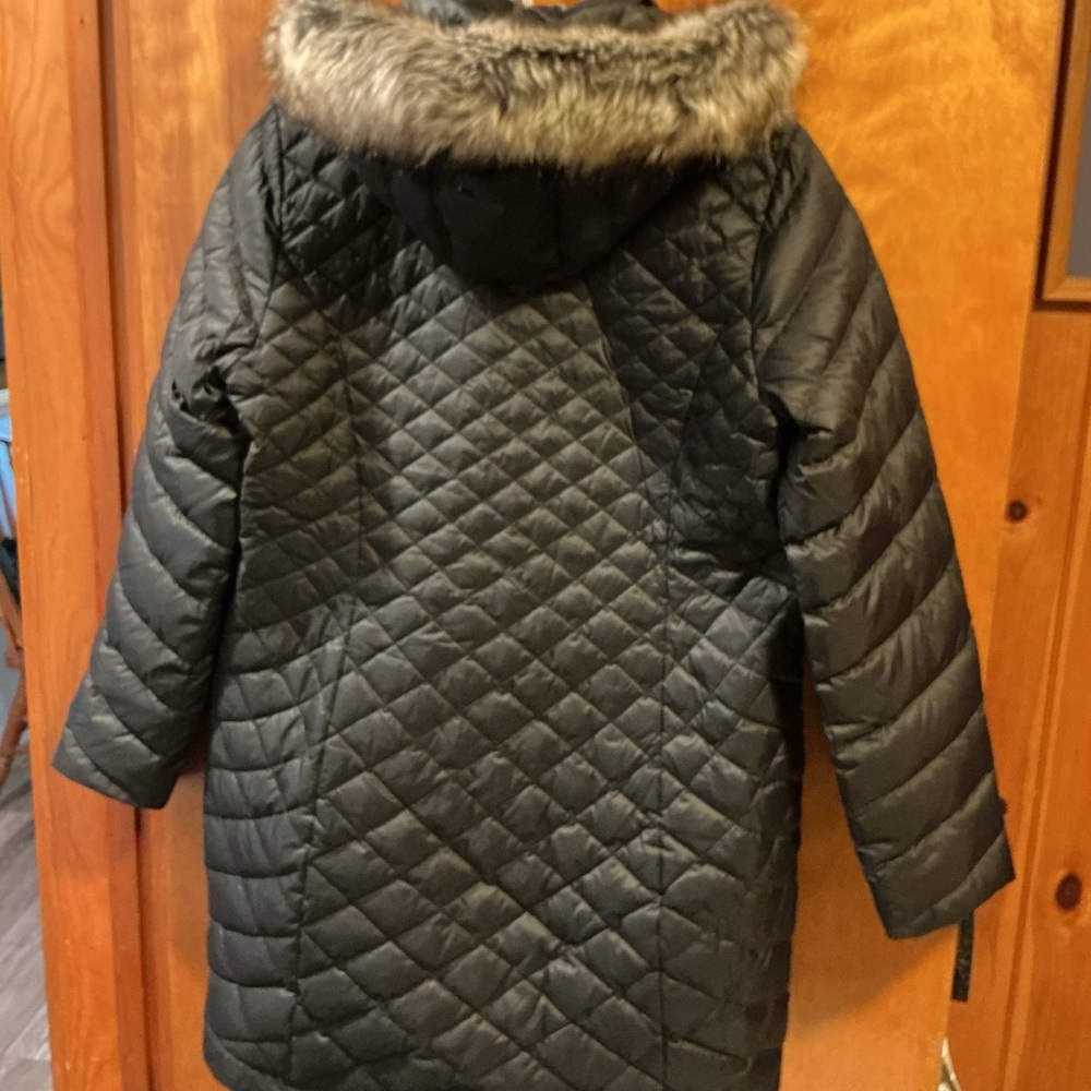 Women’s Eddie Bauer Black Quilted Puffer Coat with Faux Fur Hood - Picture 2 of 6